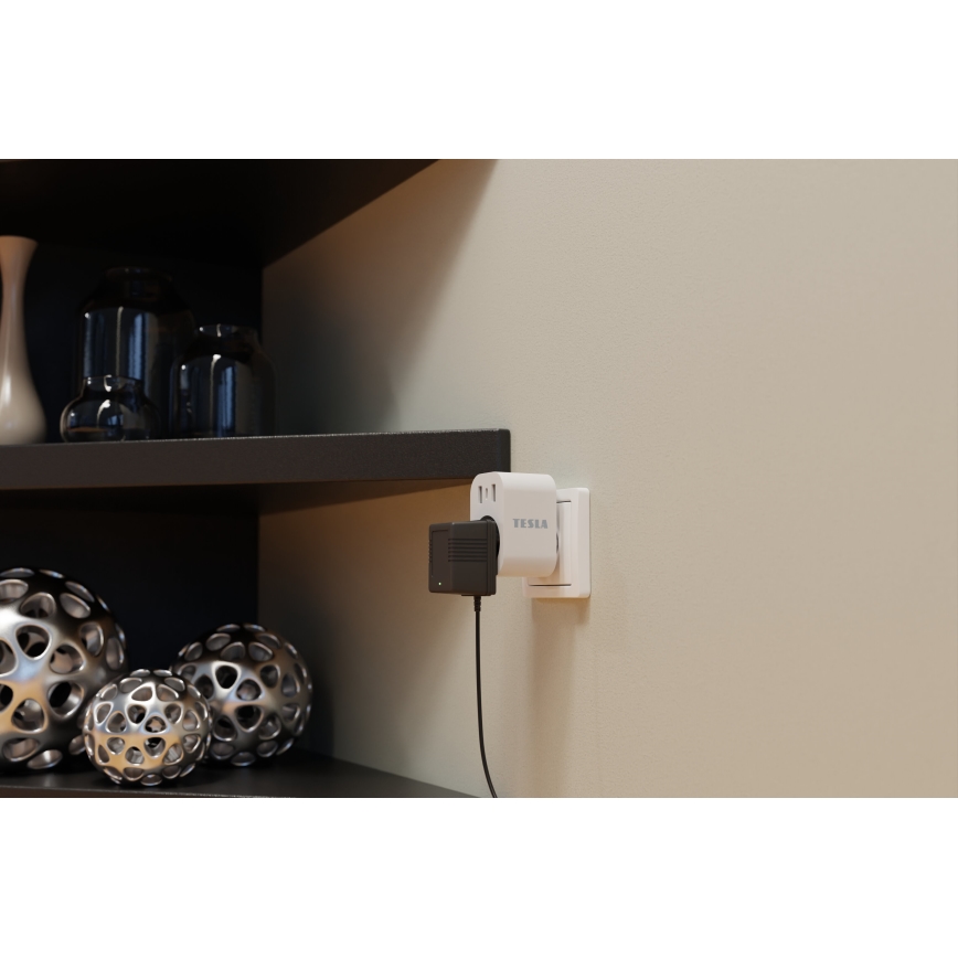 TESLA Smart - Slim stopcontact 3680W/230V/16A Type F/E 2xUSB-A + 1xUSB-C Wi-Fi