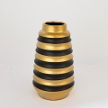 Vaas van keramiek 25x14 cm goud/zwart