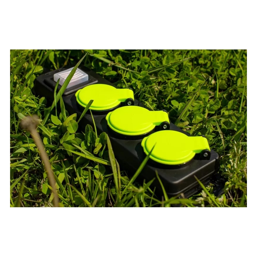 Verlengsnoer met schakelaar en 3 stopcontacten, 5 m, IP44