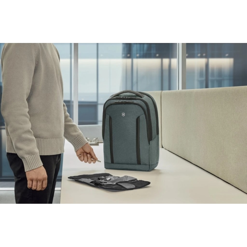 Victorinox - Laptoprugzak 15" Altmont Professional Deluxe Travel 25 l groen