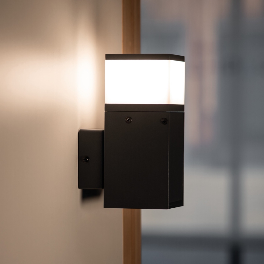 Wandlamp voor buiten met stopcontact DASTEN 1xG9/11W/230V IP44 zwart